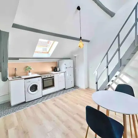 Apartman Charming 15 Min Away From Paris